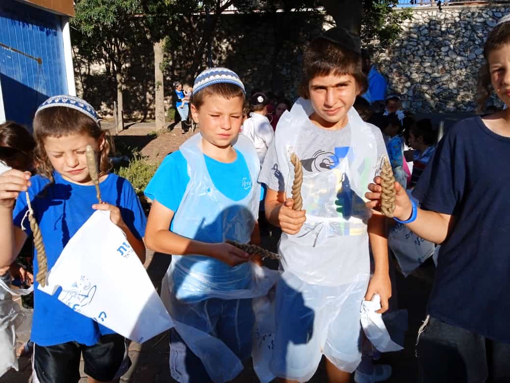 הכנת נר הבדלה מדונג דבורים