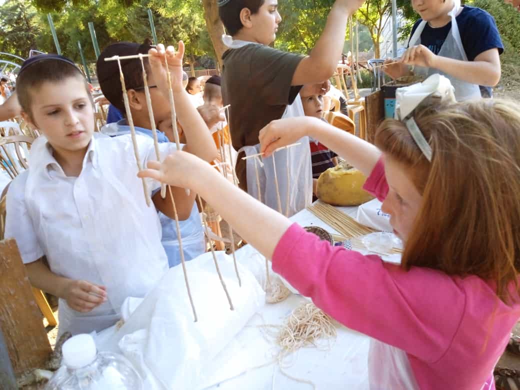 הכנת נר הבדלה מדונג דבורים