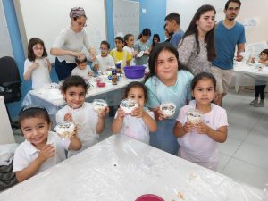 ילדים בפעילות שבועות