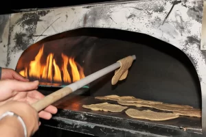 אפיית מצות מה אוכלים בפסח, למה אוכלים מצות בפסח